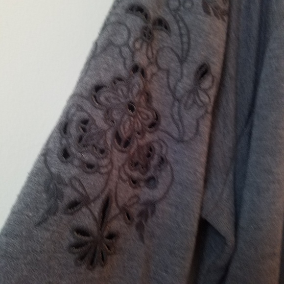 Torrid Grey Top - Picture 3 of 3